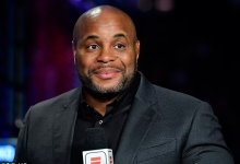 Daniel Cormier offers some MMA advice to Alex Pereira
